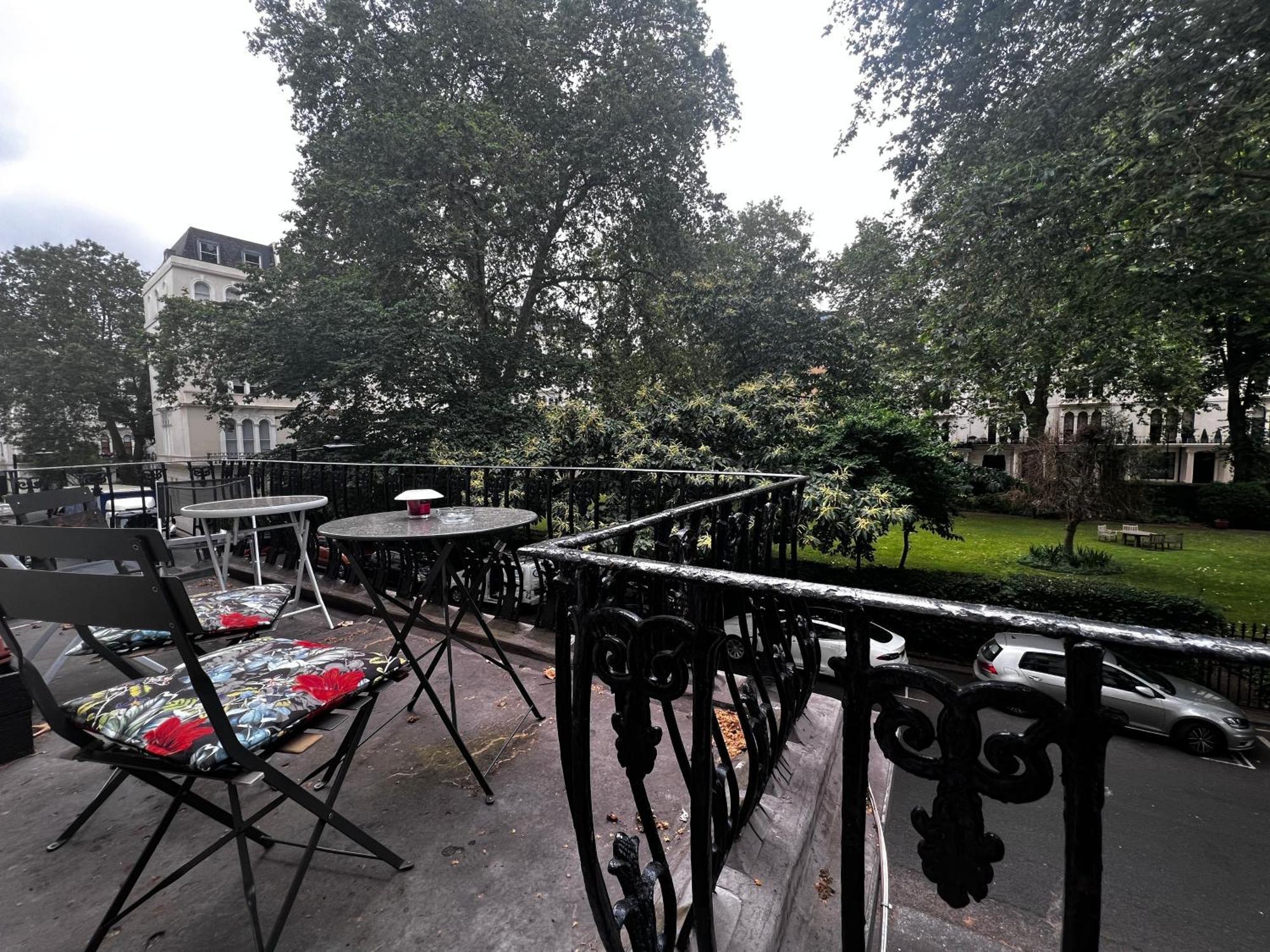 Hyde Park Studio Has Private Balcony With Tranquil Garden View Londres Exterior foto